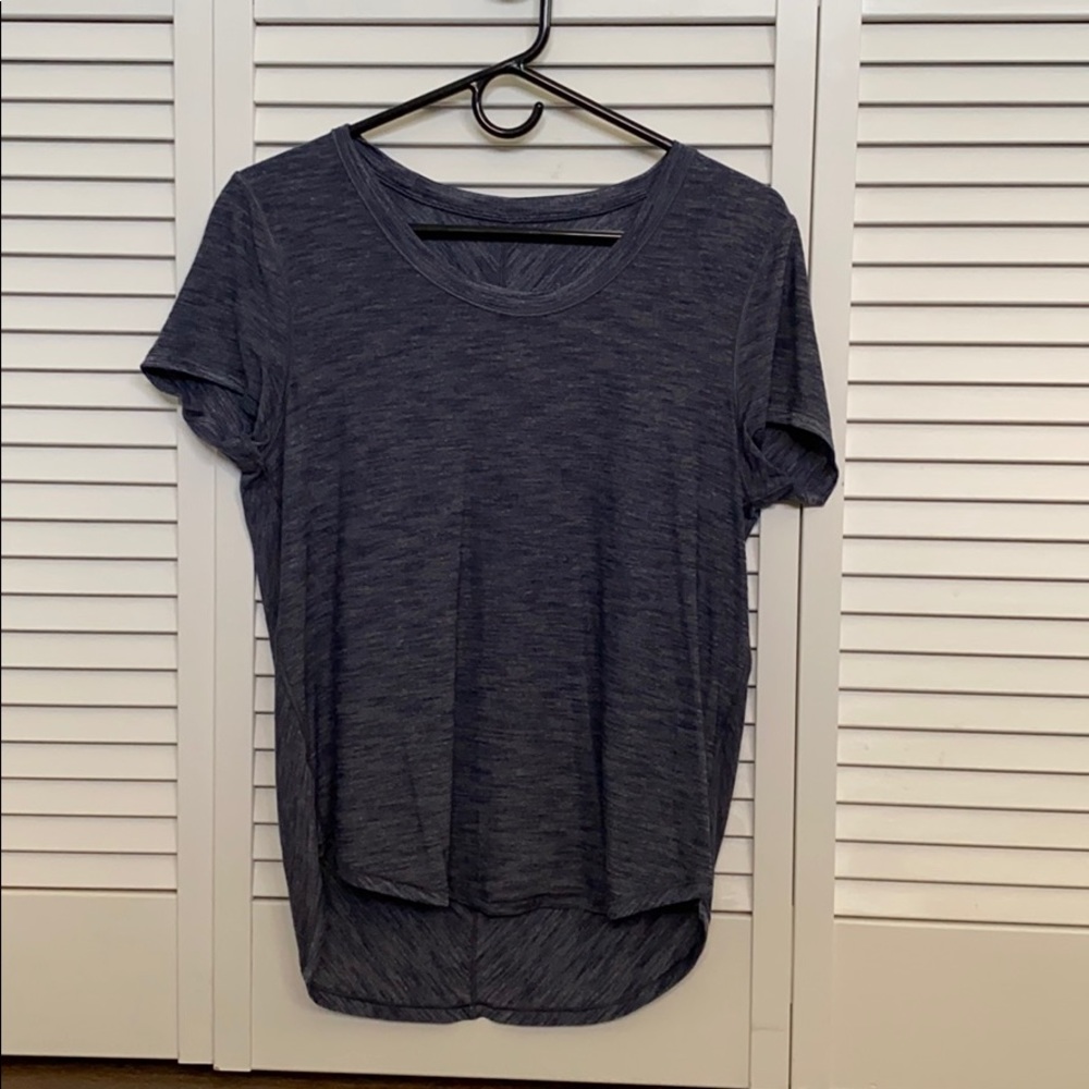lululemon t-shirt